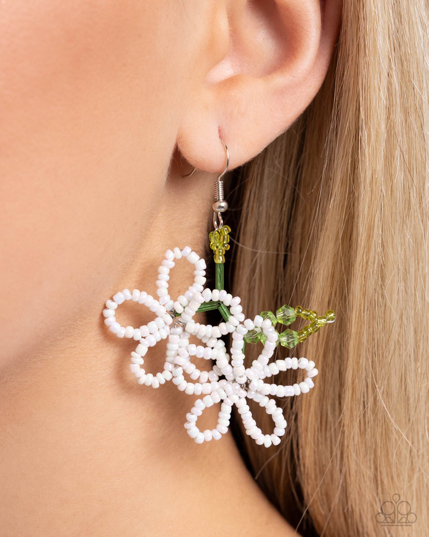 Paparazzi Beaded Blooms - White